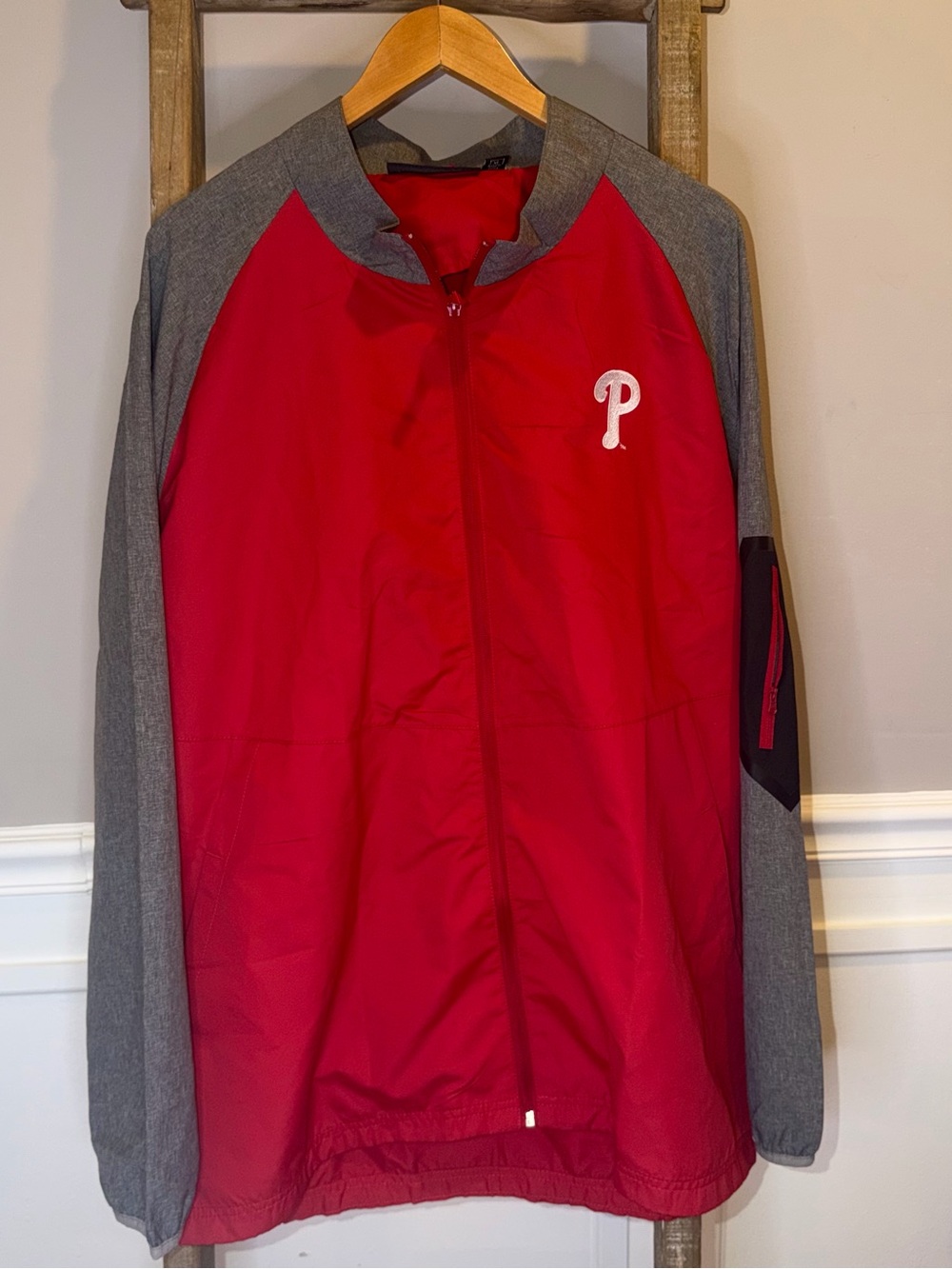 Dunbrooke Philadelphia Phillies full- zip windbreaker jacket Size XL
